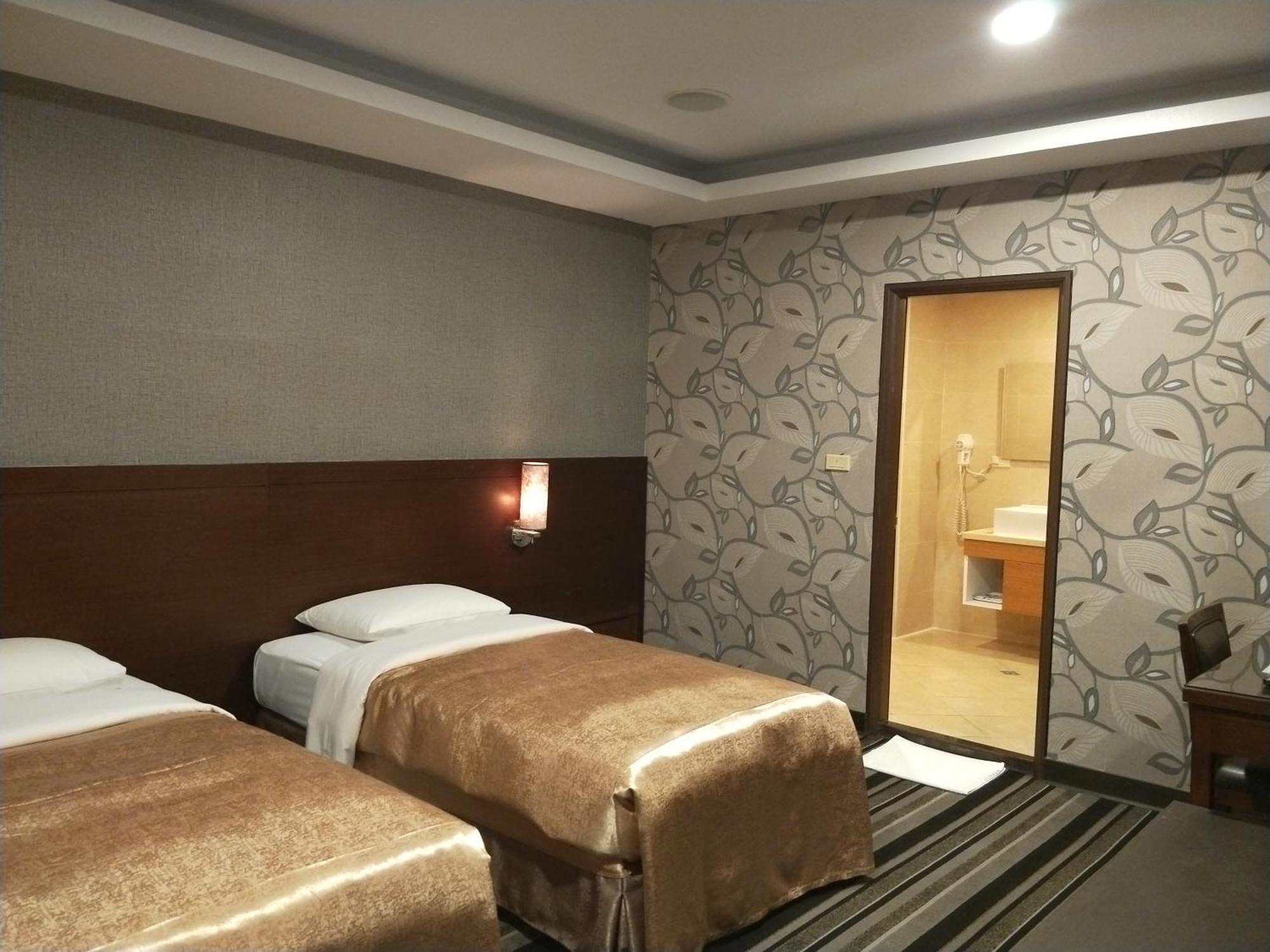 Metropolis Hotel Таоюань Экстерьер фото