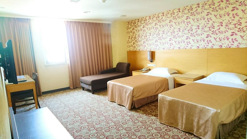 Metropolis Hotel Таоюань Экстерьер фото
